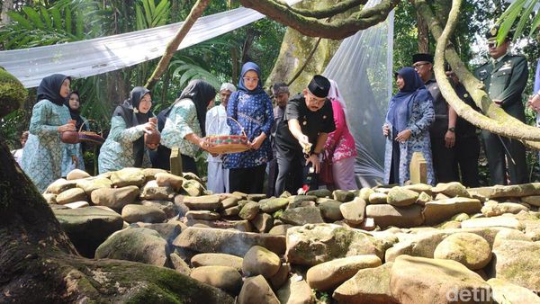Potret Sakralnya Tradisi Napak Tilas Ziarah ke Leluhur Galuh di Ciamis