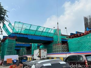 Warga Harap Proyek LRT Fase 1B Setop Saat Rush Hour: Udah Capek Macet