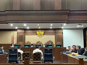 SYL dan Eks Anak Buah Bahas Uang Duka, Hakim: Sumber Dananya dari Mana?