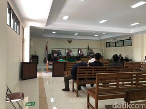 Tok! Lurah Maguwoharjo Terdakwa Mafia TKD Divonis 6 Tahun Bui Tok! Lurah Maguwoharjo Terdakwa Mafia TKD Divonis 6 Tahun Bui