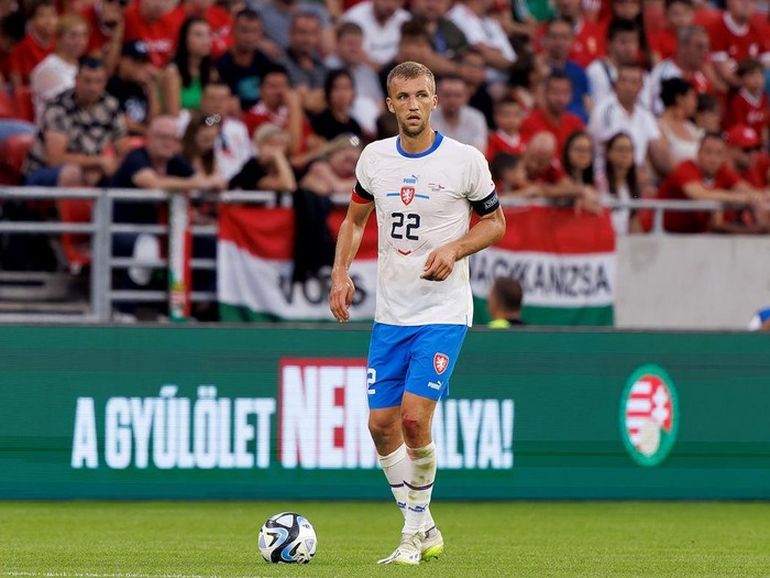 BUDAPEST, HUNGARY - SEPTEMBER 10: Tomas Soucek of Czech Republic controls the ball during the International Friendly match between Hungary and Czech Republic at Puskas Arena on September 10, 2023 in Budapest, Hungary. (Photo by Laszlo Szirtesi/Getty Images)