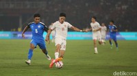 Skor tak berubah lagi sampai peluit panjang dibunyikan wasit.