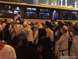 Bus Salawat Berhenti Sementara, Jemaah Haji Diimbau Salat Jumat di Hotel