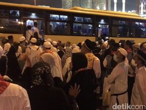 Bus Salawat Berhenti Sementara, Jemaah Haji Diimbau Salat Jumat di Hotel Bus Salawat Berhenti Sementara, Jemaah Haji Diimbau Salat Jumat di Hotel