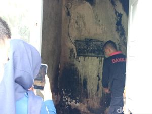 Cerita Tetangga Selamatkan 2 Motor dalam Kebakaran Rumah di Palembang Cerita Tetangga Selamatkan 2 Motor dalam Kebakaran Rumah di Palembang