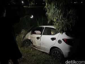 Sopir Micro Sleep, Brio Tabrak Pohon-Nyemplung Sawah di Kulon Progo Sopir Micro Sleep, Brio Tabrak Pohon-Nyemplung Sawah di Kulon Progo