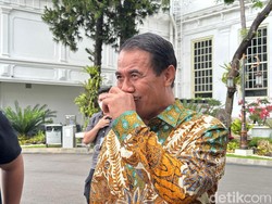 Terjebak Macet di Kuningan, Mentan ke Istana Naik Motor Patwal