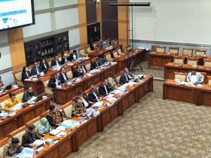 Rapat di DPR, Plt Ketua KPK Lapor Penerimaan dari Tipikor Capai Rp 260 M Rapat di DPR, Plt Ketua KPK Lapor Penerimaan dari Tipikor Capai Rp 260 M