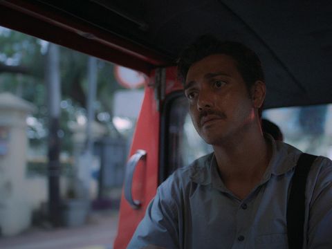 Serial Joko Anwar's Nightmares & Daydreams (2024) Nightmares & Daydreams Hypnotized. Fachri Albar as Ali in Nightmares & Daydreams Hypnotized. Cr. Courtesy of Netflix © 2024