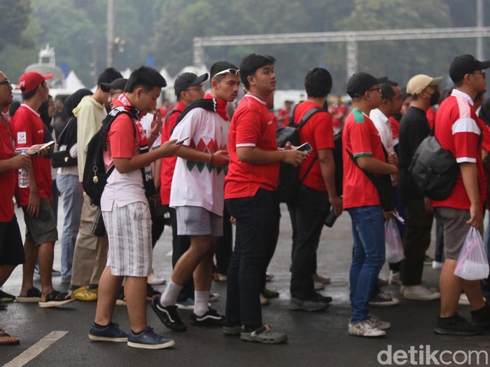 Suporter Timnas Mulai Padati GBK