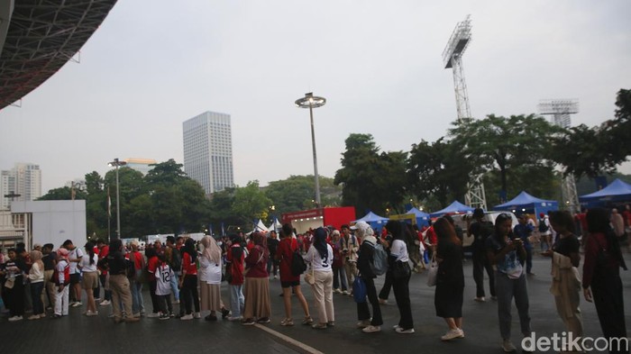 Suporter Timnas Mulai Padati GBK Suporter Timnas Mulai Padati GBK
