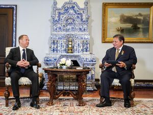 Airlangga Temui Wakil Dewan Keamanan Rusia, Bahas Penguatan Kerja Sama Airlangga Temui Wakil Dewan Keamanan Rusia, Bahas Penguatan Kerja Sama