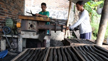 Berkah Idul Adha, Perajin Arang Banjir Orderan