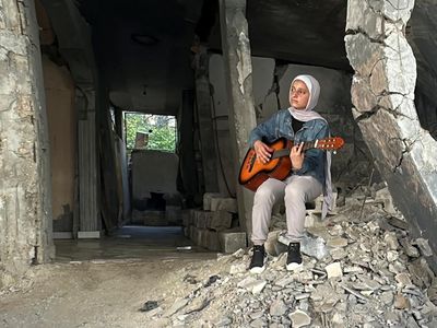 Sang Dewi Penghibur Anak-anak di Gaza itu Bernama Rahaf Nasser
