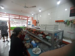 Kesaksian Penjaga Warteg Saat Bang Jago Rampas HP Wanita Pake Golok di Jakbar