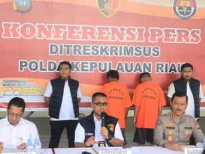 Polisi Ungkap Penyelewengan Solar Subsidi di Batam, 2 Tersangka Ditangkap Polisi Ungkap Penyelewengan Solar Subsidi di Batam, 2 Tersangka Ditangkap
