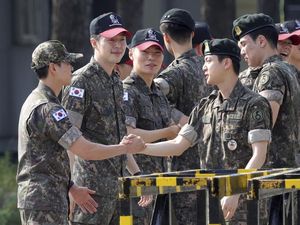 Jin BTS Selesai Wamil, Ini Fakta-fakta Menarik Penyambutannya Jin BTS Selesai Wamil, Ini Fakta-fakta Menarik Penyambutannya