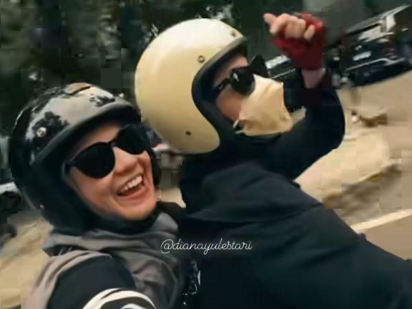 7 Potret Natasha Rizki dan Dian Ayu Naik Moge, Tetap Syari Pakai Rok Panjang