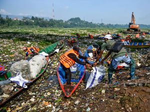 Jabar Hari Ini: Mulai Hilangnya Pulau Sampah di Sungai Citarum