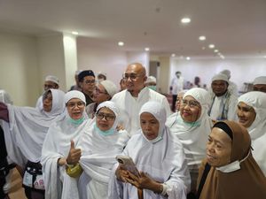 Andre Rosiade Sumbang 400 Paket Konsumsi Jemaah Asal Sumbar Jelang Armuzna