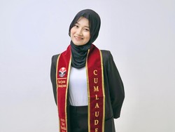 Cerita Gadis Viral Lulusan Universitas Jepang, Pulang Kampung Jualan Kambing