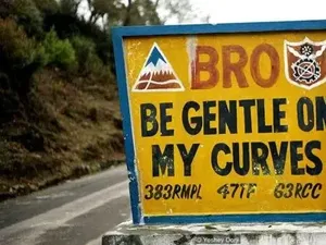 Bhutan Miliki Rambu Jalan Unik, Ada yang Dark Jokes Bhutan Miliki Rambu Jalan Unik, Ada yang Dark Jokes