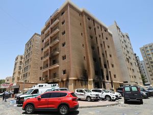 Horor Kebakaran Tewaskan 50 Pekerja Asing, Kuwait Tangkap 3 Orang Horor Kebakaran Tewaskan 50 Pekerja Asing, Kuwait Tangkap 3 Orang