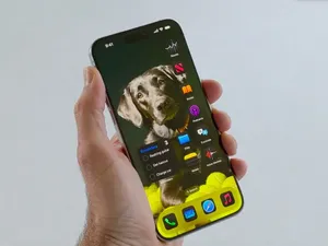 Ini Beda Kustomisasi Home Screen Android vs iOS 18