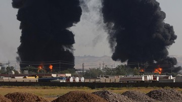 Foto-foto Kebakaran Hebat Kilang Minyak di Irak