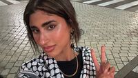 Foto Laila Abdallah, Wanita Arab yang Liburan Bareng dengan Joe Jonas