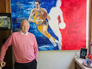 Legenda NBA Jerry West Meninggal Dunia, Ini Riwayat Sakitnya