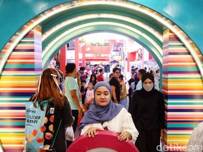 Potret Ramainya Pembukaan Jakarta Fair 2024