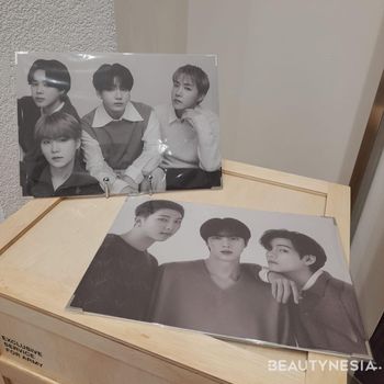 Merchandise BTS untuk koleksi