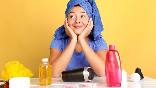 Perhatikan produk skincare untuk remaja, harus memiliki pH seimbang (Foto/Freepik/master1305)