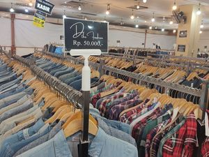Video: 3 Rekomendasi Tempat Nge-thrift di Jakarta Video: 3 Rekomendasi Tempat Nge-thrift di Jakarta