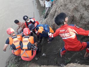 Ferdiansyah Ditemukan Tewas Mengapung di Sungai Lematang Ferdiansyah Ditemukan Tewas Mengapung di Sungai Lematang
