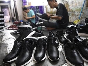 Sepak Terjang Dua Pabrik Sepatu di Tangerang yang PHK Massal Sepak Terjang Dua Pabrik Sepatu di Tangerang yang PHK Massal