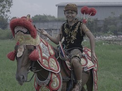 Penyanyi Cilik Azkha Zein Lestarikan Budaya Nusantara Lewat Single Kuda Renggong