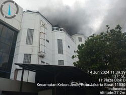 Ruko di Jakbar Terbakar Diduga Akibat Korslet, Pemadaman Terhambat Asap