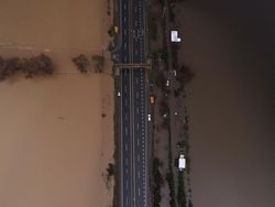 Video: Mobil-mobil Berenang Terseret Arus Banjir di Chile