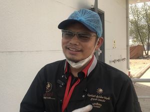 Masak Pakai Kayu, Dapur Jemaah di Arafah Siap Sajikan 3.000 Porsi Sehari