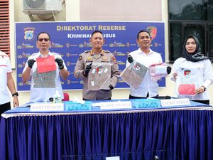 Kadis PUPR Tanah Bumbu Jadi Tersangka Korupsi Pengadaan Tanah Fiktif Rp 4,8 M Kadis PUPR Tanah Bumbu Jadi Tersangka Korupsi Pengadaan Tanah Fiktif Rp 4,8 M