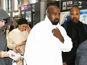 Kanye West Tuntut Dokter Giginya karena Kecanduan Gas Tertawa, Bikin Relaks Kanye West Tuntut Dokter Giginya karena Kecanduan Gas Tertawa, Bikin Relaks