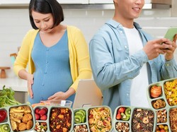 Hamil Besar, Wanita Ini Malah Bikin Stok Makanan Sebulan untuk Suaminya