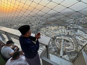 Memandang Masjidil Haram dari Puncak Bangunan Tertinggi Arab Saudi Memandang Masjidil Haram dari Puncak Bangunan Tertinggi Arab Saudi