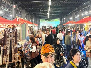 Pengunjung Penuhi Pasar Indonesia 2024 di Belanda