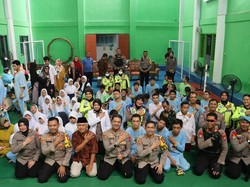 HUT Bhayangkara, Polres Depok Beri Layanan Kesehatan Gratis untuk Pelajar SLB