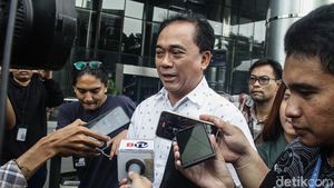 Potret Direktur Keuangan Asabri Diperiksa KPK soal Kasus Korupsi Taspen