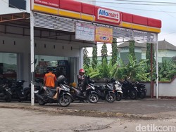 Manajemen Alfamart Buka-bukaan Gratiskan Parkir: Kita Tertibkan yang Liar!