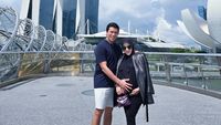 Foto Syahrini di Singapura Dengan Baby Bump Makin Besar, Tenteng Tas Rp 2,2 M